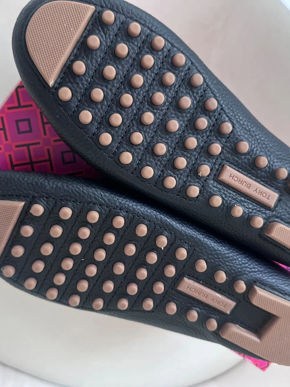 Tory burch black driving shows